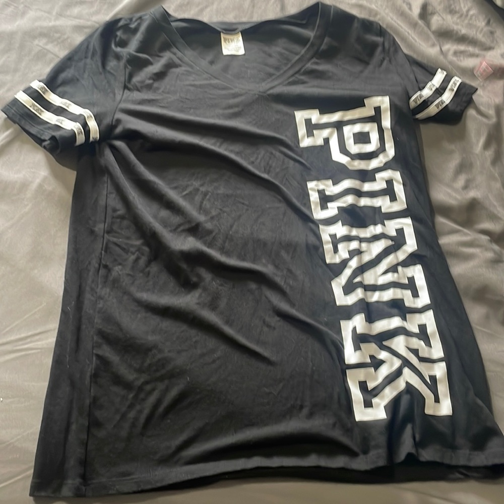 WOMENS vs pink shirt sleeve top size large